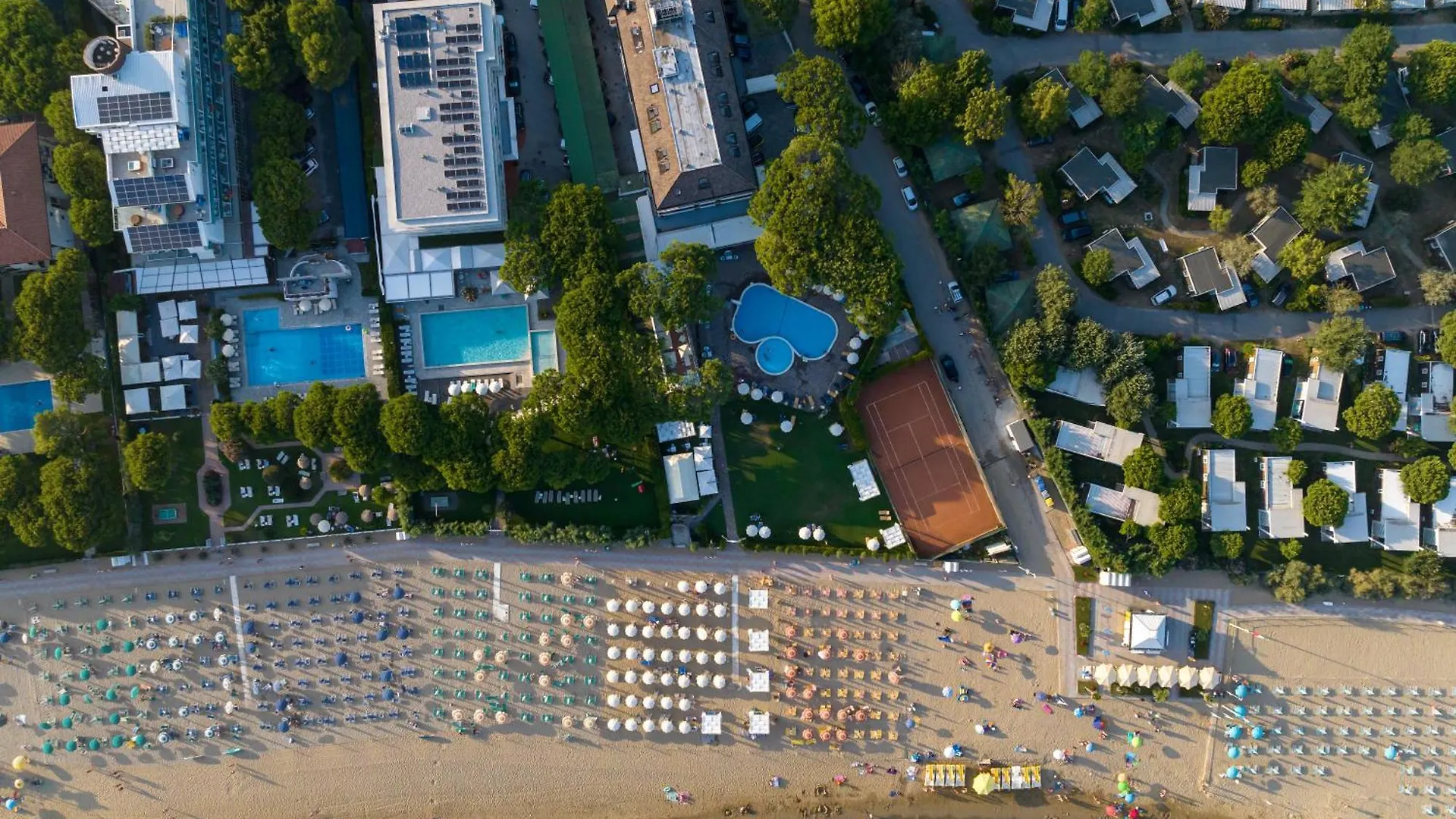 Hotel Negresco Lido di Jesolo 4*,  Italy